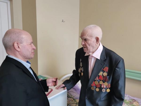 Торжественная церемония вручения памятных юбилейных медалей