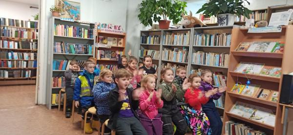 Литературно-игровой час: «Яблочные истории»