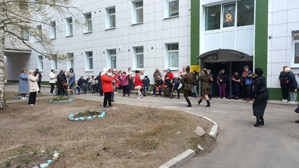 Городская акция "Поём всем двором"
