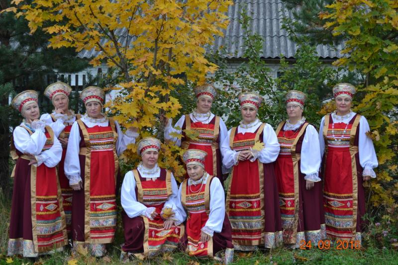  Народный самодеятельный коллектив ансамбль русской песни «Зоренька»