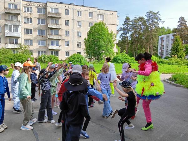 Открытие лагерной смены для отряда "Берёзка"