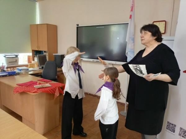 Будь готов! К Дню рождения пионерской организации...