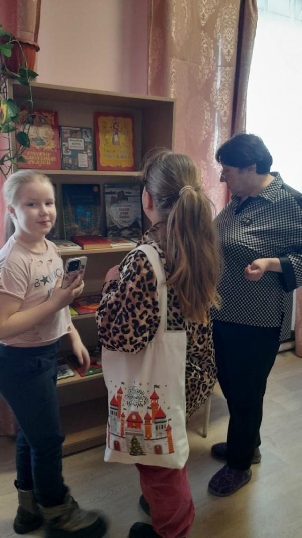 Книжная выставка: Сказки задушевные, добрые, волшебные 
