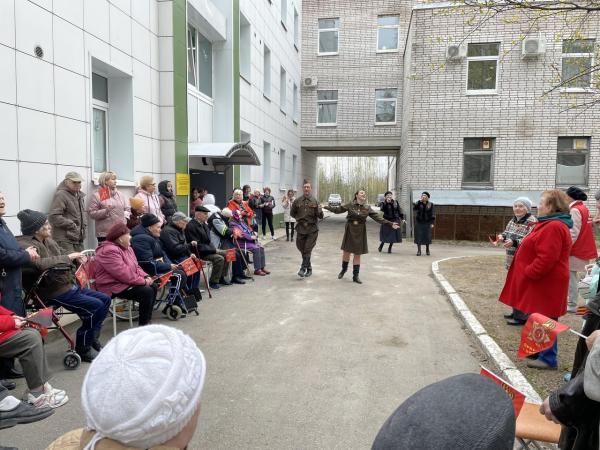 Городская акция "Поём всем двором"